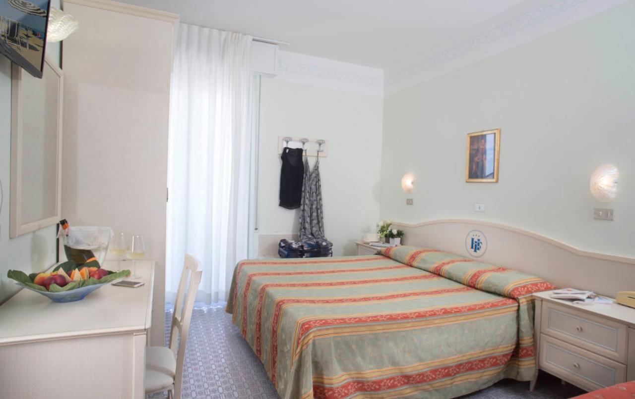 Hotel Franca Bellaria-Igea Marina Ngoại thất bức ảnh