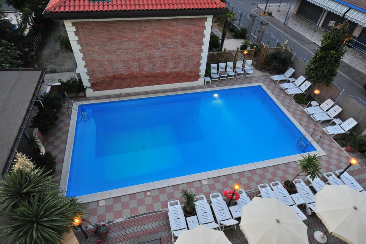 Hotel Franca Bellaria-Igea Marina Ngoại thất bức ảnh